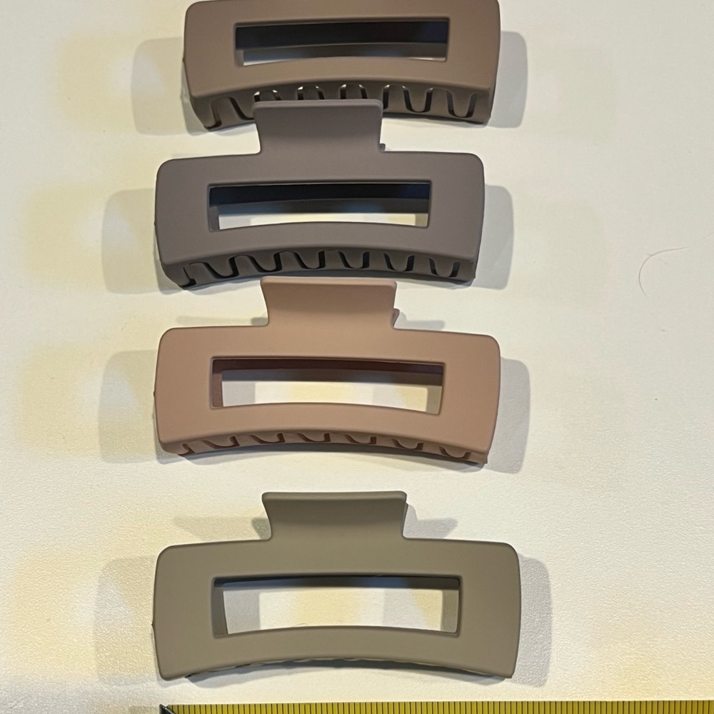 Bundle of Multi-Color Hair Claw Clips - Picture 5 of 6